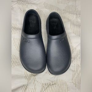 Fila rubber clogs size 6 W